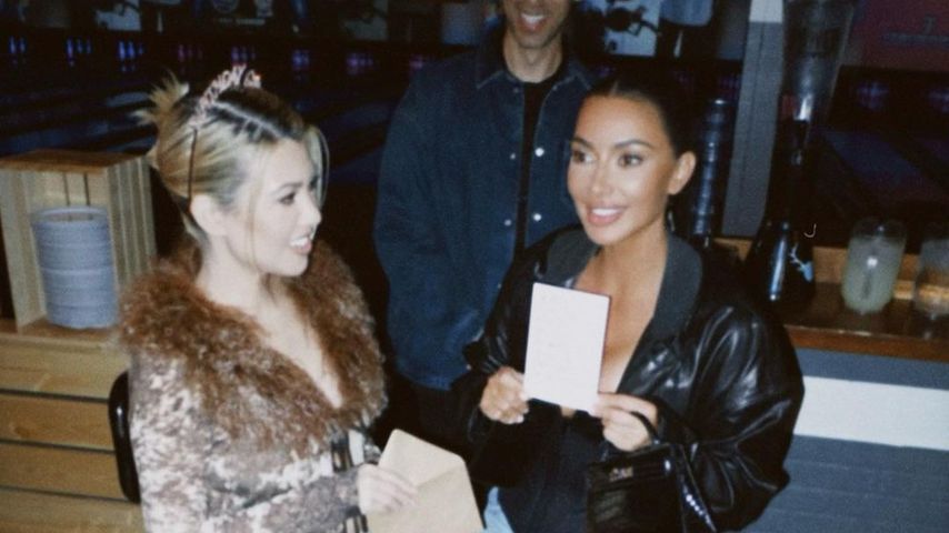 Kourtney und Kim Kardashian im April 2023