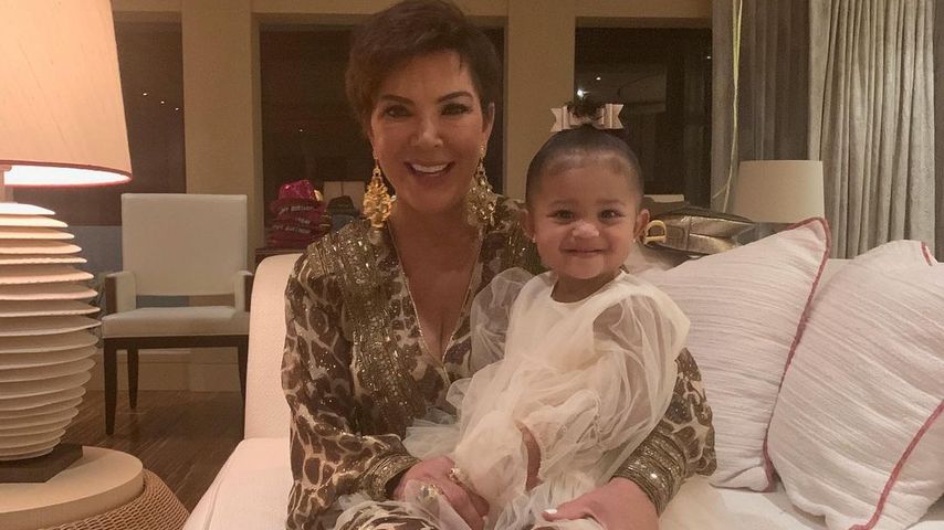 Kris Jenner und Enkelin Stormi.