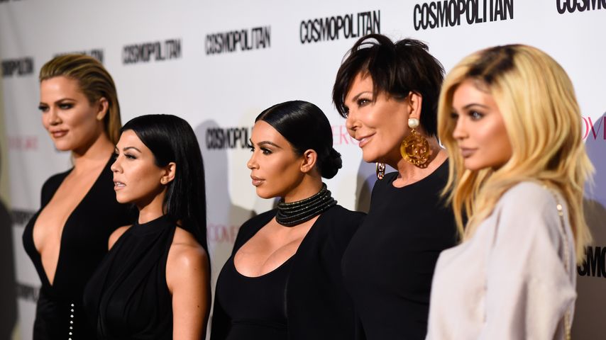 Kris Jenner mit ihren Kindern Khloé, Kourtney, Kim und Kylie