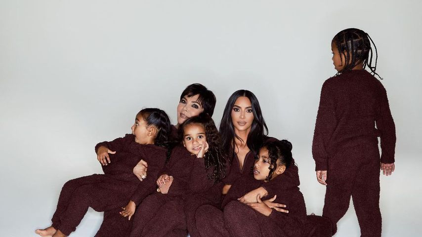 Kris Jenner mit Kim Kardashian und den Kids