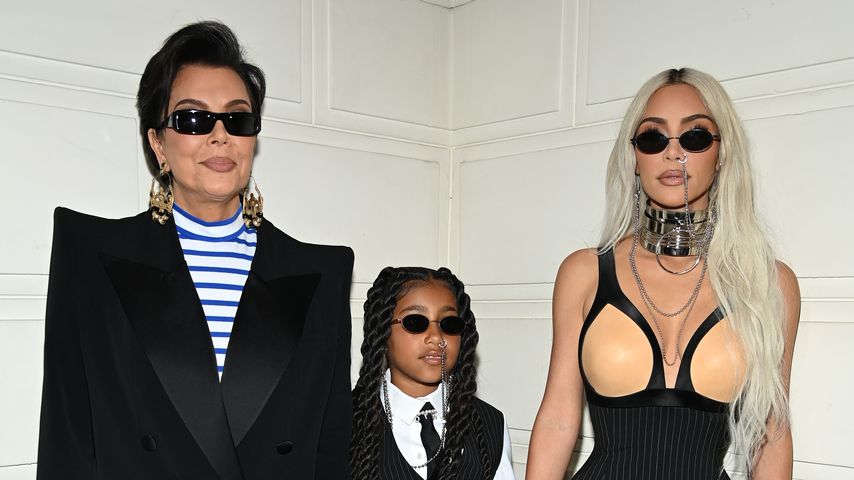 Kris Jenner mit ihrer Enkelin North und ihrer Tochter Kim Kardashian bei der Pariser Fashion Week