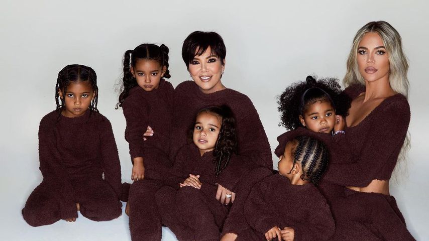 Kris Jenner und Khloé Kardashian mit den Mini-Kardashians