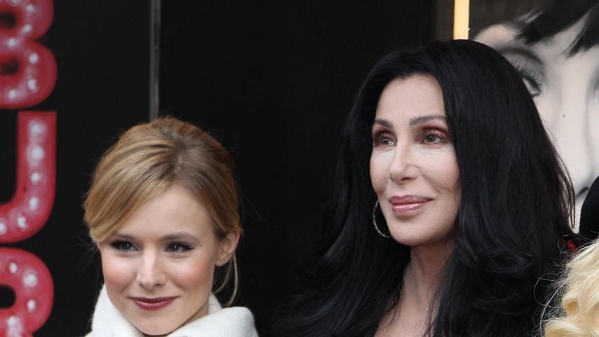Kristen Bell und Cher bei der Premiere von "Burlesque" im Jahr 2010