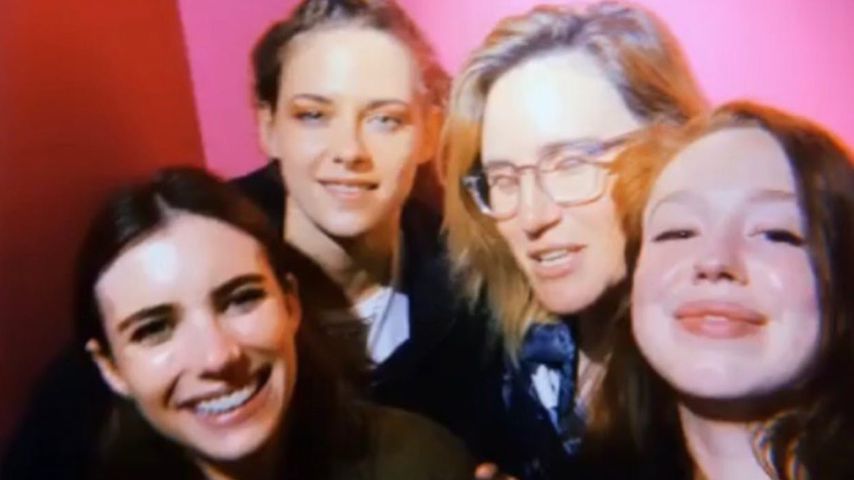 Emma Roberts und Kristen Stewart mit Freunden
