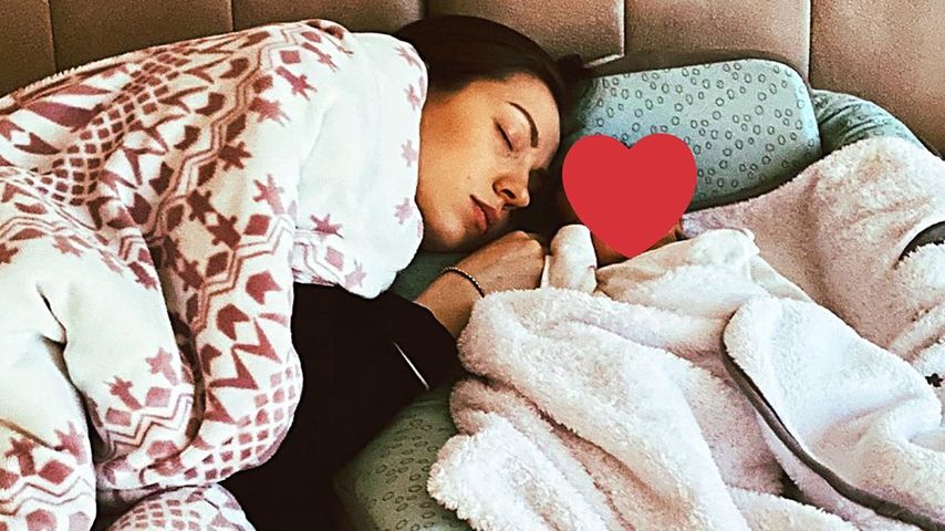Hier machen Kristina Yantsen und ihr Baby ein Nickerchen