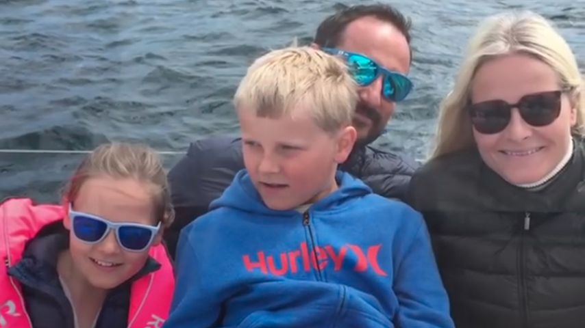 Kronprinz Haakon mit seiner Frau Mette-Marit und den beiden Kindern