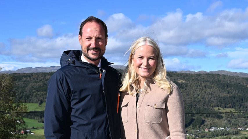 Kronprinzessin Mette-Marit und Haakon turteln beim Skirennen