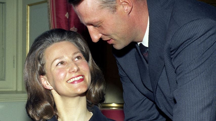 Kronprinz Harald von Norwegen und Sonja Haraldsen nach der Verlobungsverkündung in Oslo, März 1968