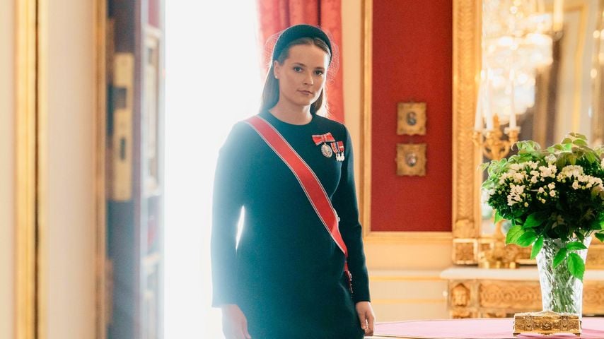 Kronprinzessin Ingrid Alexandra bei der schriftlichen Eid-Ablegung auf die Verfassung