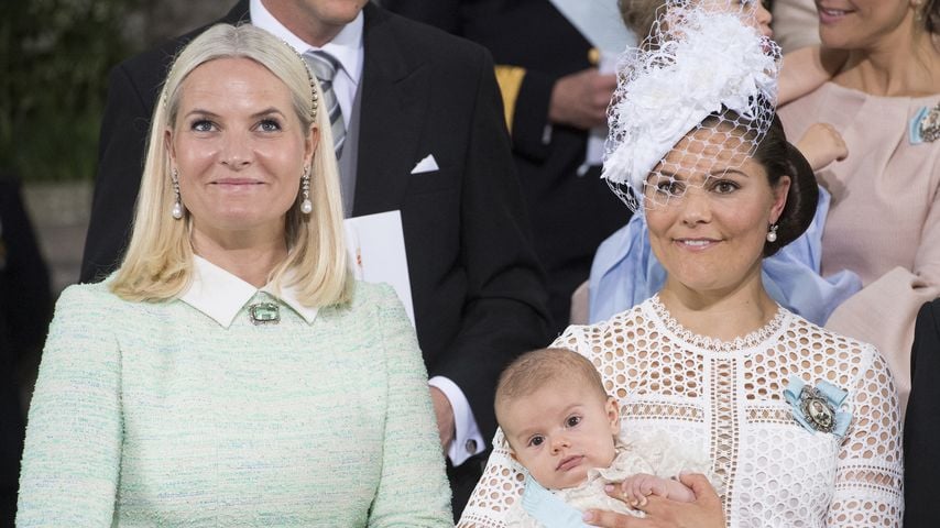 Kronprinzessin Mette-Marit, Prinzessin Victoria und Prinz Oscar im Mai 2016