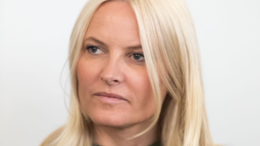 Zurück trotz Krankheit: Mette-Marit alberte mit Estelle rum