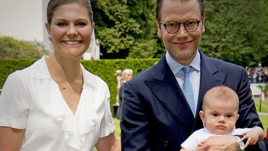 1. Baby-Foto: Hier schlummert Prinz Oscar von Schweden