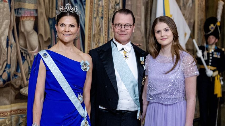 Kronprinzessin Victoria, Prinz Daniel und Prinzessin Estelle beim Galadinner zum 80. Geburtstag von König Carl Gustaf in Stockholm