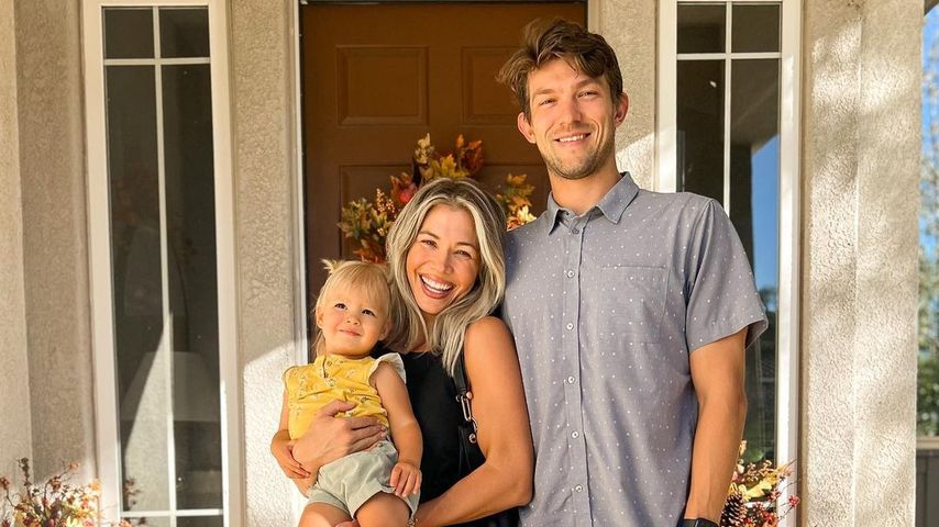 Krystal Nielson und Miles Bowles mit ihrer Tochter im Oktober 2022