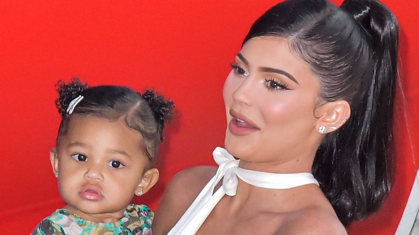 Statt "Mama": Stormi (2) nennt Kylie Jenner beim Vornamen