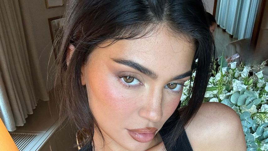 Kylie Jenner macht ein Selfie 2023