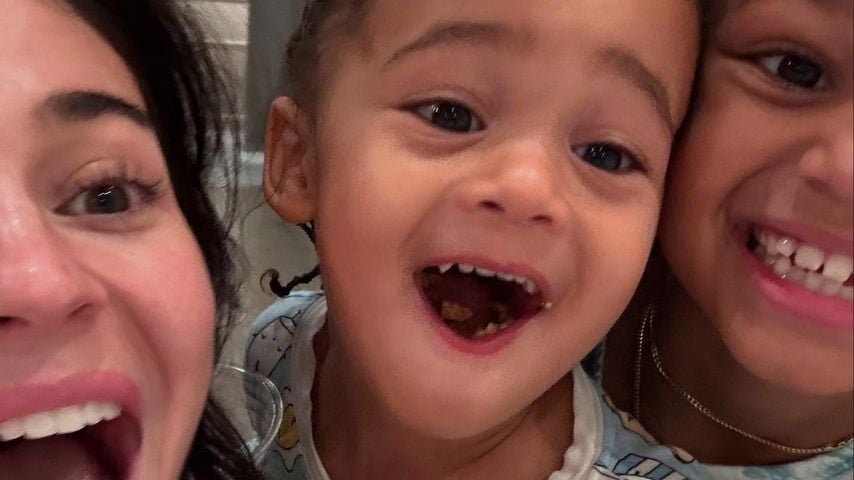 Kylie Jenner mit ihren beiden Kindern.