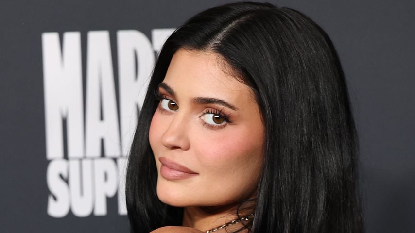 Mit Kylie Jenner: Darum geht's im neuen Film "The Moment"