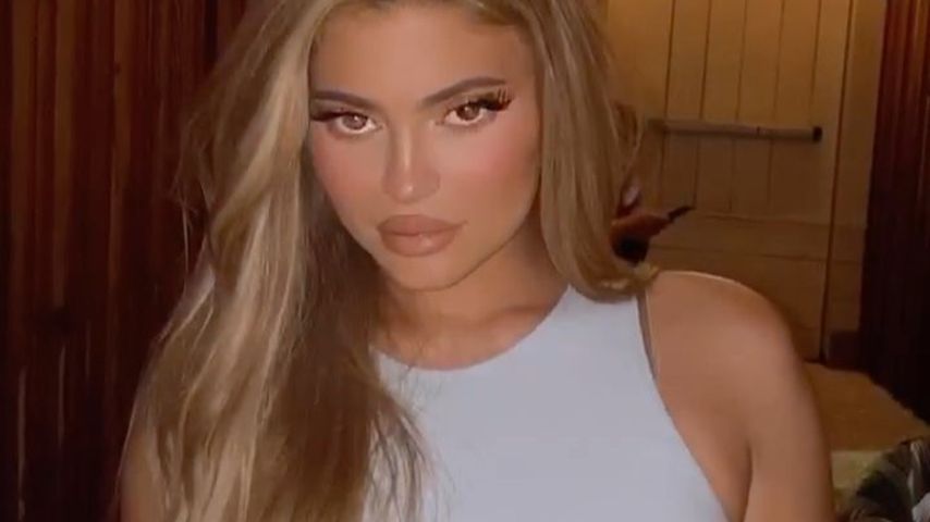 Sie wechselt wieder: Kylie Jenner flasht mit blonder Mähne!