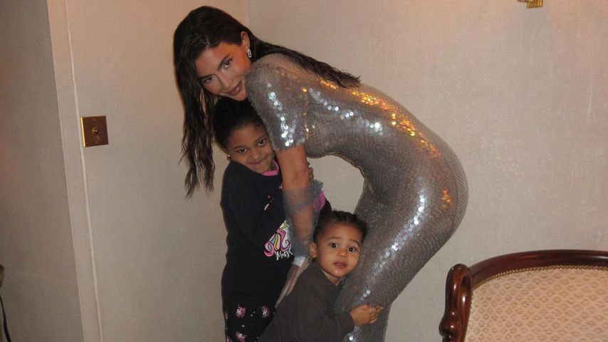 Kylie Jenner mit ihren Kids Stormi und Aire Webster, Mai 2024