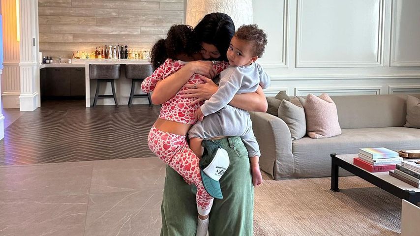 Kylie Jenner mit ihren Kindern Stormi und Aire