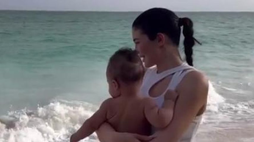 Kylie Jenner und ihr Sohn Aire