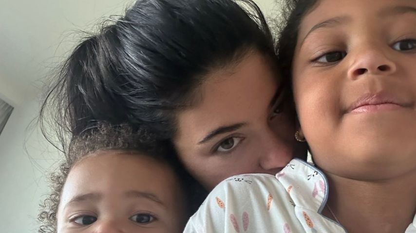 Kylie Jenner und ihre Kinder Stormi und Aire