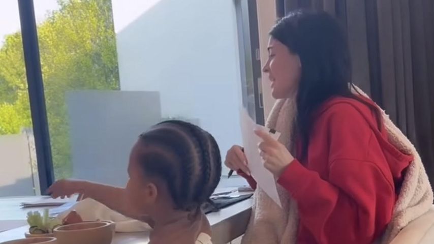 Kylie Jenner und Sohn Aire im Juni 2024