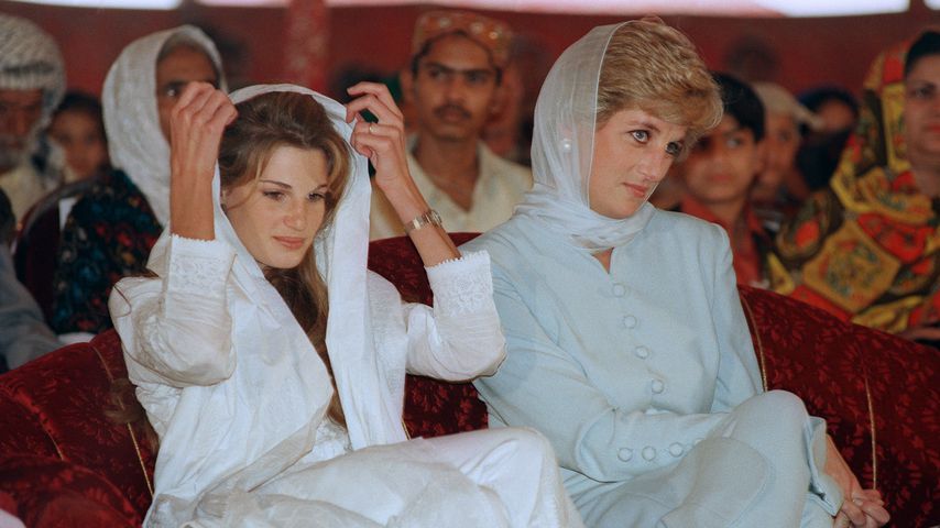Lady Diana mit der Frau des pakistanischen Cricketspielers Imran Khan, 1996