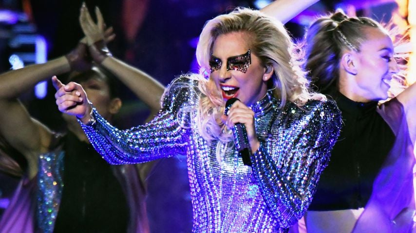 Also doch! Lady Gaga kritisiert Donald Trump beim Super Bowl