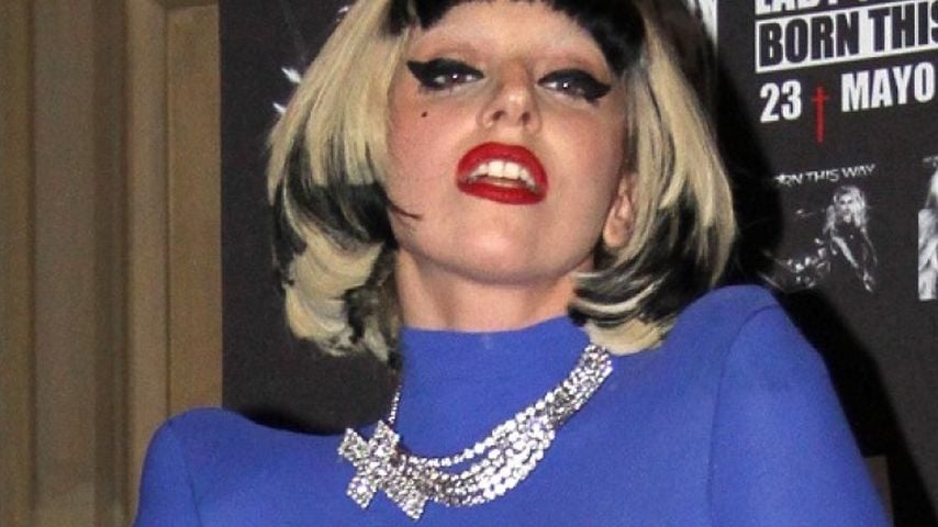 Lady GaGa als schräge Braut im Schwulen-Klub