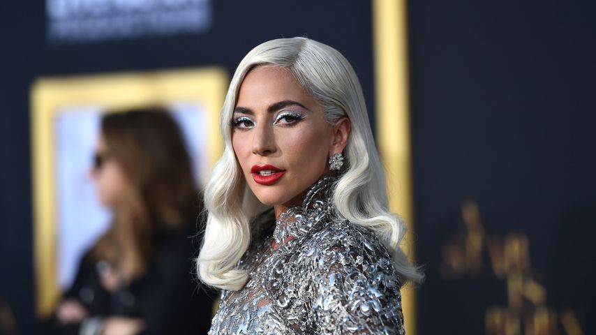 Lady Gaga verkauft pinke Tangas um ihr Album zu promoten