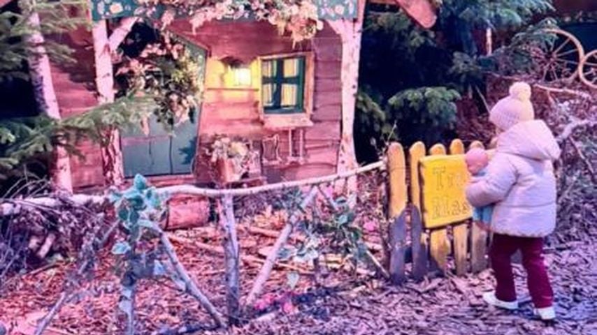 Lady Kitty Spencers Tochter Athena in Lapland UK, Dezember 2025