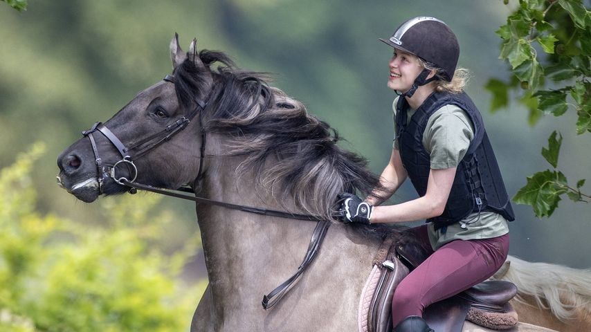 Lady Louise Windsor reitet im Windsor Great Park am 4. Juli 2025