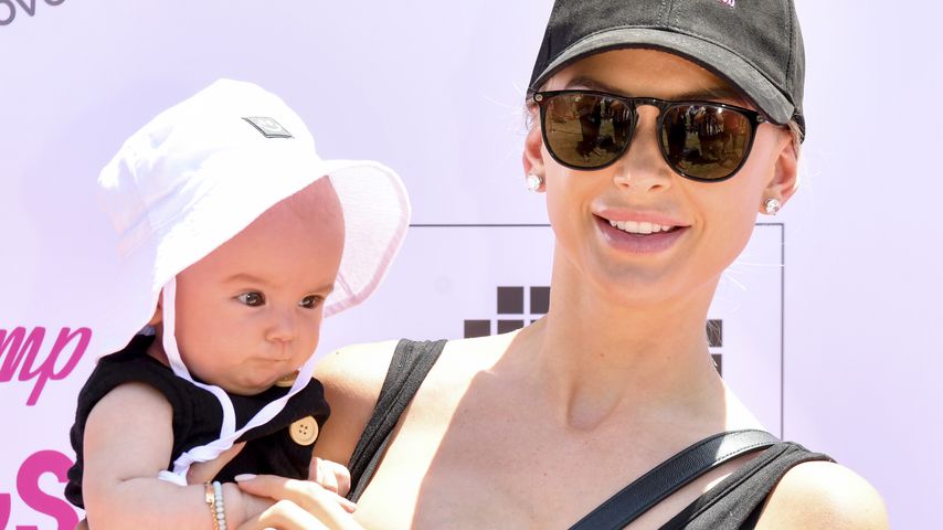 Lala Kent mit Tochter Ocean beim World Dog Day im West Hollywood Park, August 2021