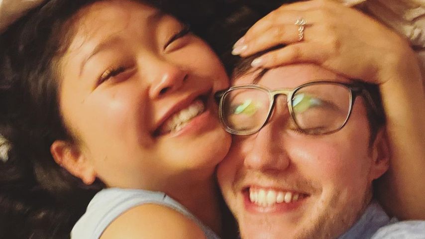Lana Condor mit ihrem Verlobten Anthony De La Torre