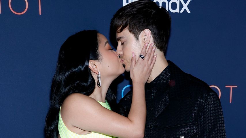 Lana Condor mit ihrem Verlobten Anthony De La Torre im März 2022 in West Hollywood