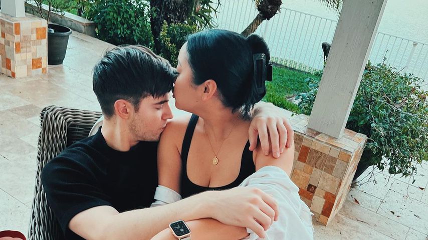 Lana Condor und Anthony De La Torre im Dezember 2021