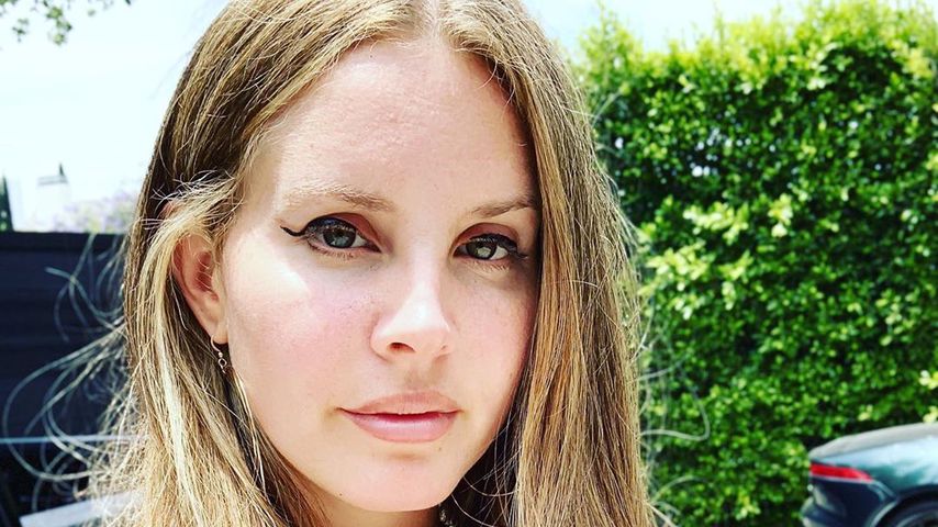 Neuer Look! Lana Del Rey hat sich die Haare blond gefärbt