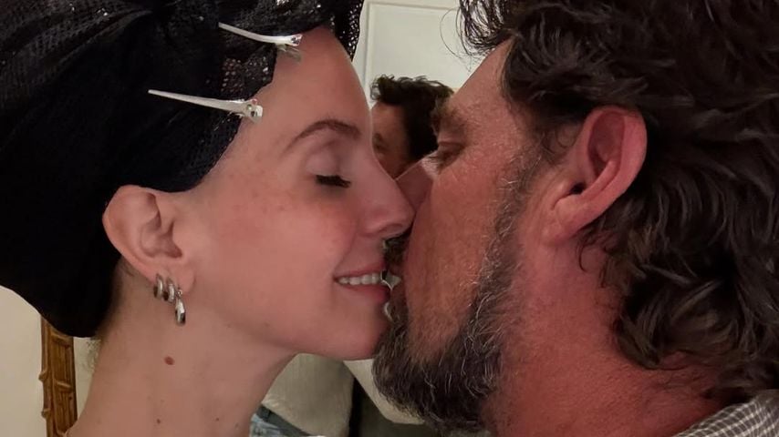 Privater Schnappschuss: Lana Del Rey knutscht ihren Ehemann