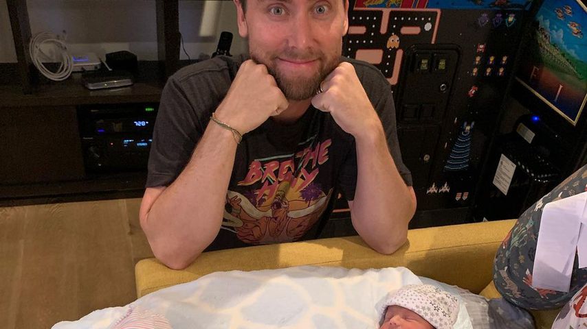 Hier zeigt Lance Bass zum ersten Mal seine Zwillingsbabys!