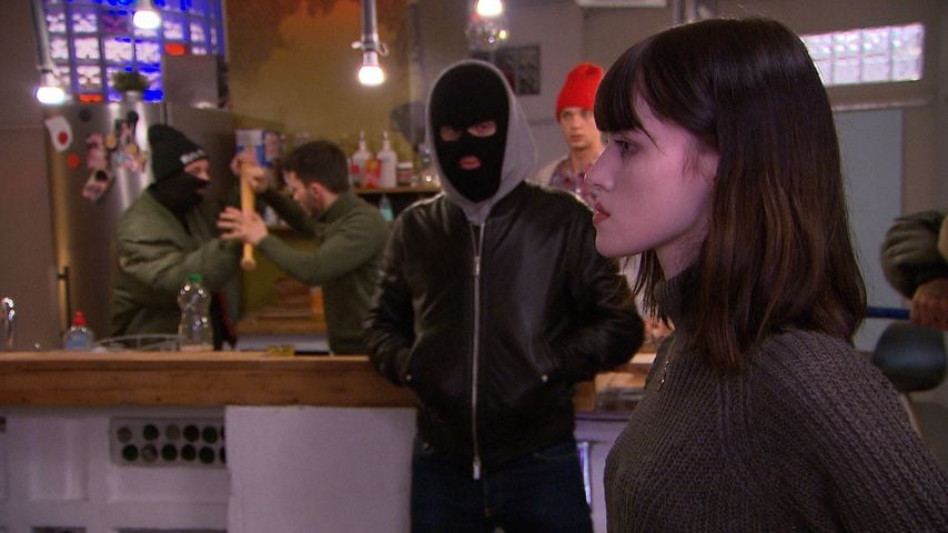 Lara in der "Berlin - Tag & Nacht"-WG von Joe