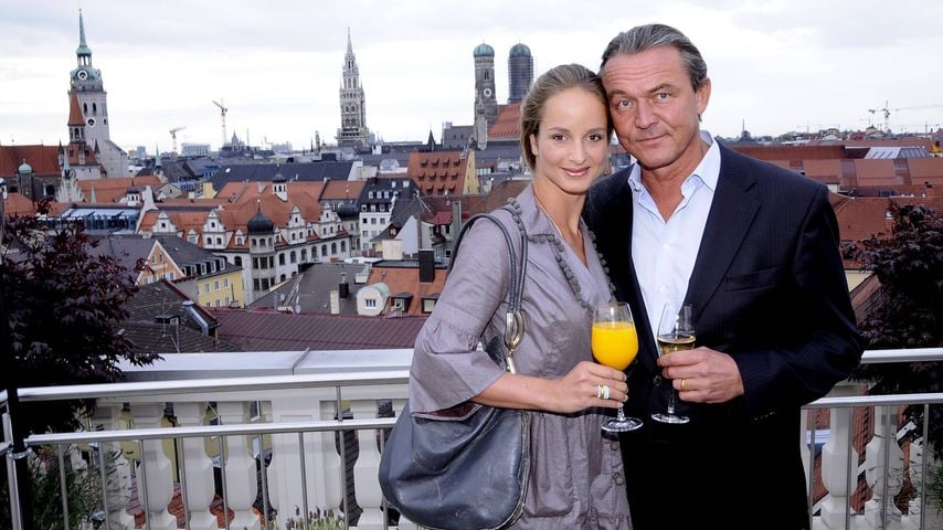 Lara Joy Körner und Heiner Pollert beim Captain’s Dinner von Mandarin Oriental, Juli 2010