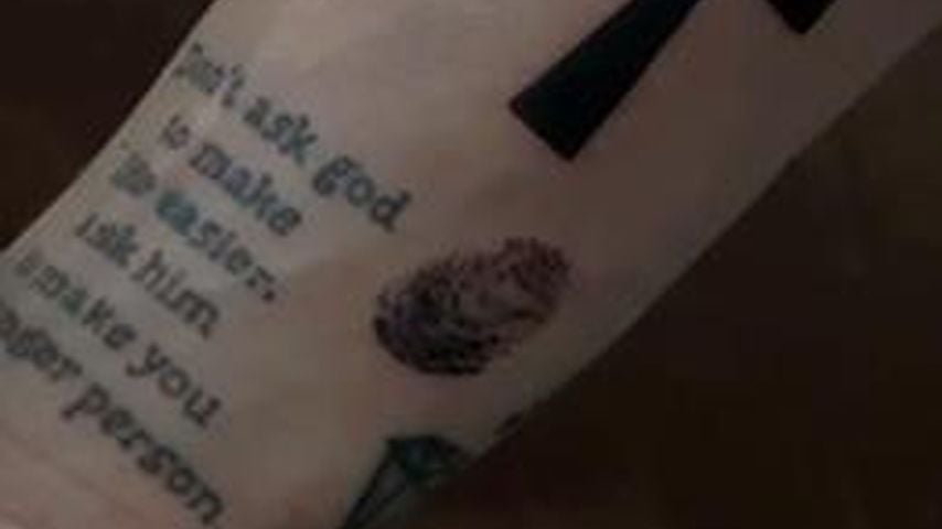 Lars Mauchers neues Tattoo von Jill Langes Fingerabdruck