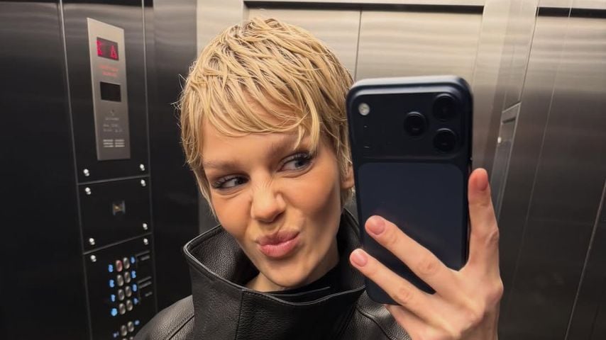 Laura Abla präsentiert ihre Kurzhaarfrisur