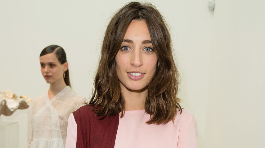 Behaarte Beine & Achseln: Influencerin setzt Januhairy-Trend