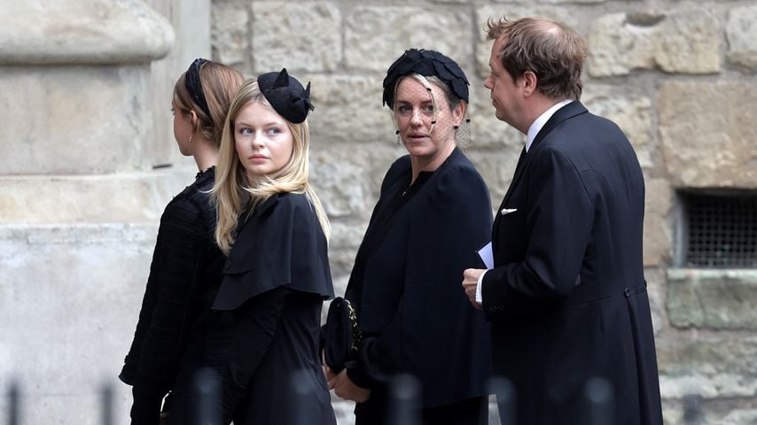 Laura Lopes, Tom Parker Bowles und ihre Familie während des Staatsbegräbnis der Queen