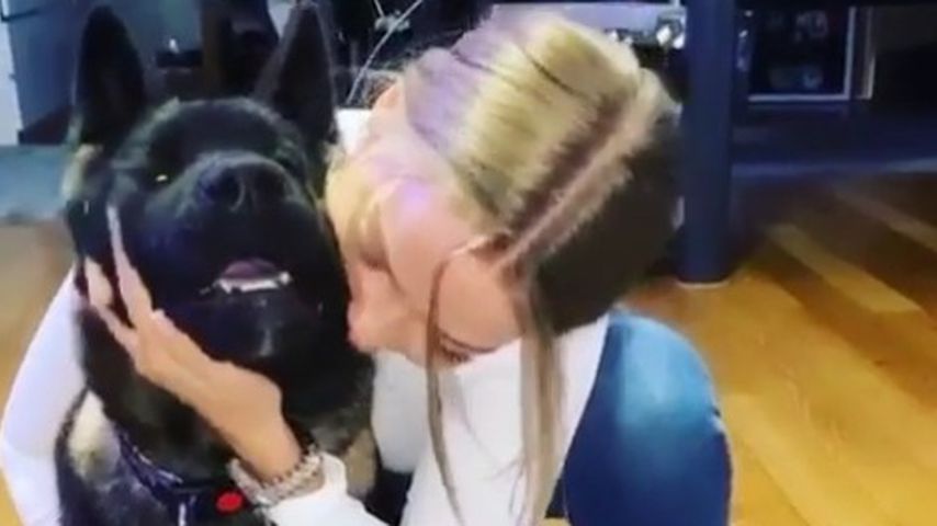 Laura Maria mit ihrem Hund