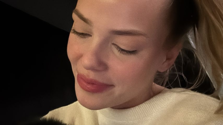 Laura Maria Rypa mit Hündin Mia