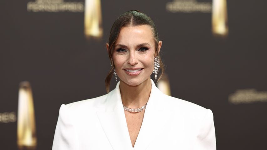 Laura Wontorra gewinnt Trophäe beim Deutschen Fernsehpreis